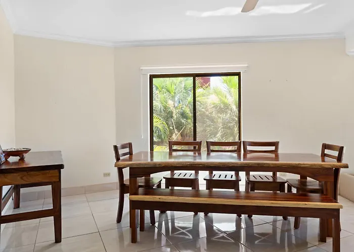 Recently Renovated Luxury With Resort-style Club Access And Ocean Views Сasa de vacaciones
