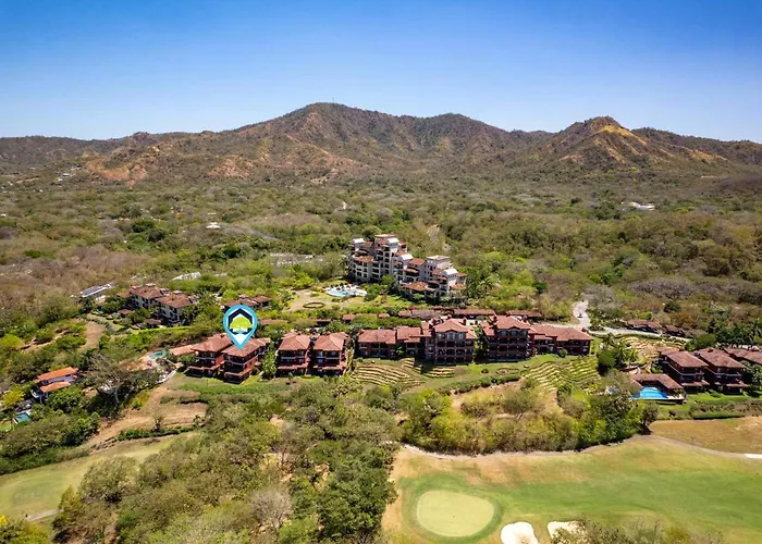 Recently Renovated Luxury With Resort-style Club Access And Ocean Views Сasa de vacaciones