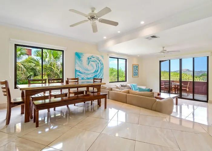 Recently Renovated Luxury With Resort-style Club Access And Ocean Views Сasa de vacaciones *