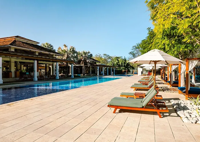 Recently Renovated Luxury With Resort-style Club Access And Ocean Views *